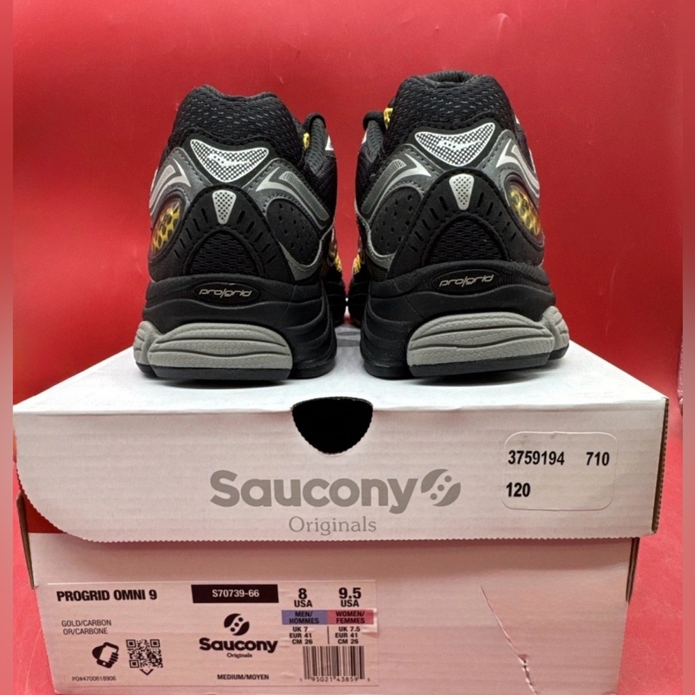 Saucony ProGrid Omni 9 Men's Sneakers - Black with Gray and Gold Accents